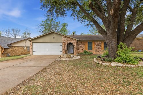 1404 Mimosa St, Cleburne, TX, 76033-7627 | Card Image