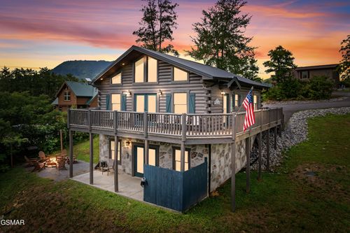 705 Rondayview Ln, Sevierville, TN, 37876-1478 | Card Image