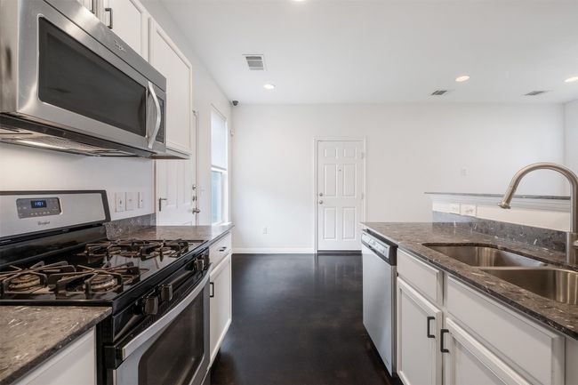 B - 6404 Carson Rdg, Condo with 2 bedrooms, 2 bathrooms and 2 parking in Austin TX | Image 10