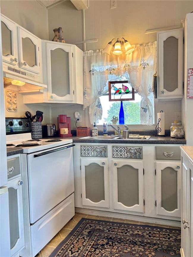 491 Carancahua Blvd, House other with 2 bedrooms, 1 bathrooms and 2 parking in Palacios TX | Image 9