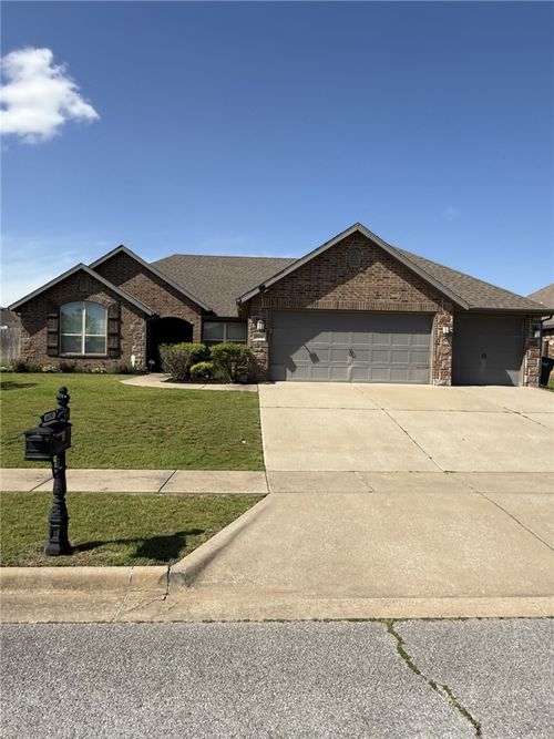4490 W Wyoming Dr, Fayetteville, AR, 72704-6504 | Card Image