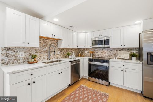 5717 Shaw Dr, FREDERICK, MD, 21704-6868 | Card Image