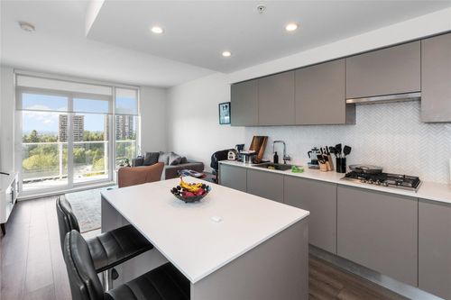 609-3833 Evergreen Pl, Burnaby, BC, V3J0M2 | Card Image