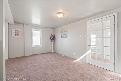 5842 Janet St, Taylor, MI, 48180-1194 | Card Image