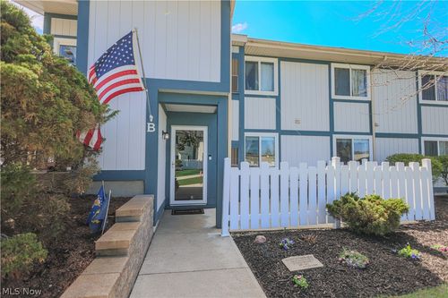 b-9040 Portage Pointe Dr, Streetsboro, OH, 44241-5682 | Card Image