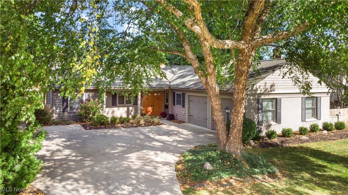 Wolf Rd, Bay Village, OH 44140