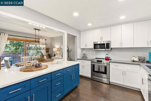 223 Via Pinada Ln, Martinez, CA, 94553-4067 | Card Image