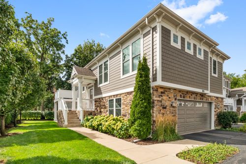 826 Chestnut St, Deerfield, IL, 60015-2908 | Card Image