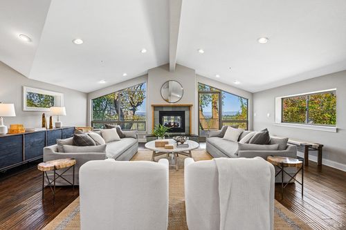 10360 Barnett Valley Rd, Sebastopol, CA, 95472-9254 | Card Image