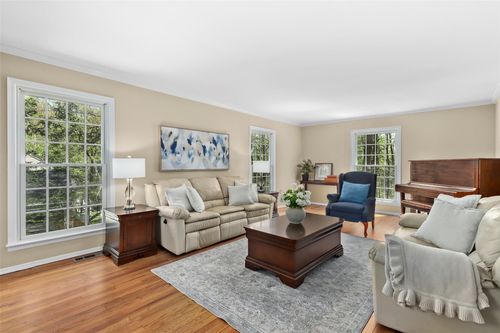 16 Gregory Ln, Millwood, NY, 10546-1038 | Card Image