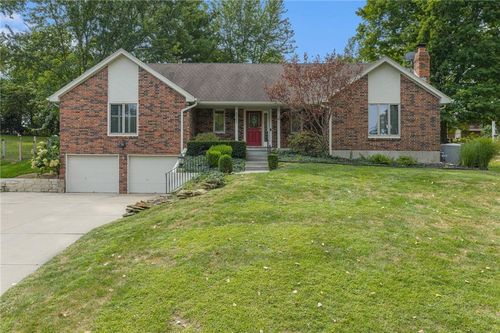 9807 Nw 75th Ter, Weatherby Lake, MO, 64152-1717 | Card Image