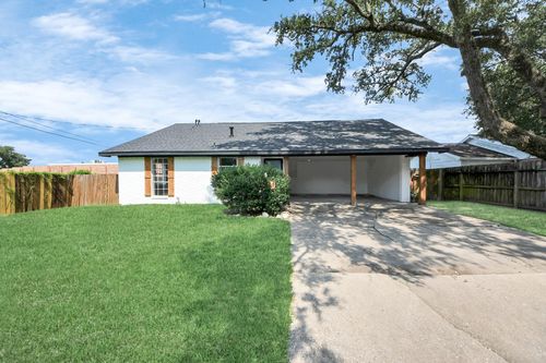 916 Woods Dr, Liberty, TX, 77575-3606 | Card Image
