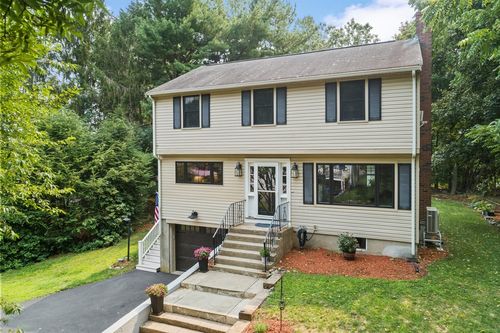 124 Gregory St, Waltham, MA, 02451-2154 | Card Image