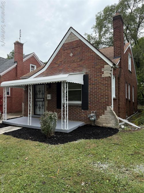 9509 Lakepointe St, Detroit, MI, 48224-2897 | Card Image