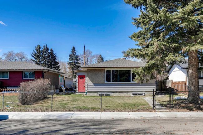 2405 Pinewood Drive Se, Home with 5 bedrooms, 2 bathrooms and 3 parking in Calgary AB | Image 44