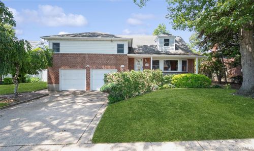 485 Gifford Avenue, Hempstead, NY, 11572 | Card Image