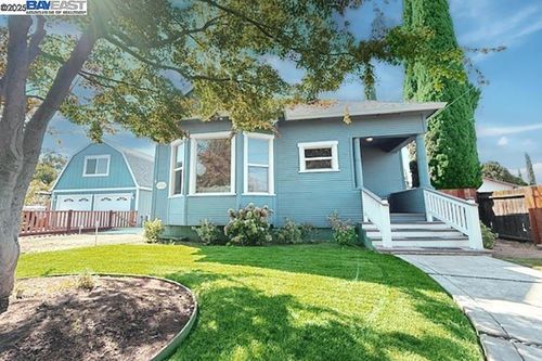 434 Joseph Rd, Manteca, CA, 95336-3154 | Card Image