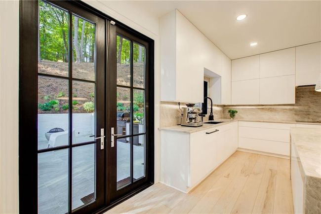 6090 River Chase Cir, House other with 4 bedrooms, 5 bathrooms and 2 parking in Sandy Springs GA | Image 22