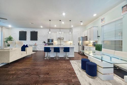 4008 Centre Glen Dr, Houston, TX, 77043-4325 | Card Image