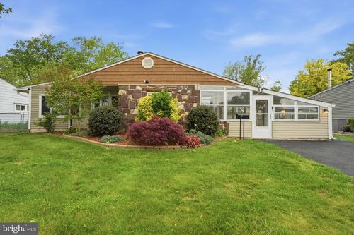 47 Thornyapple Ln, LEVITTOWN, PA, 19054-2307 | Card Image