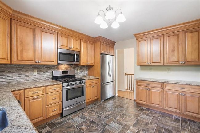 4 Rowan Dr, House other with 5 bedrooms, 2 bathrooms and null parking in Garnerville NY | Image 8