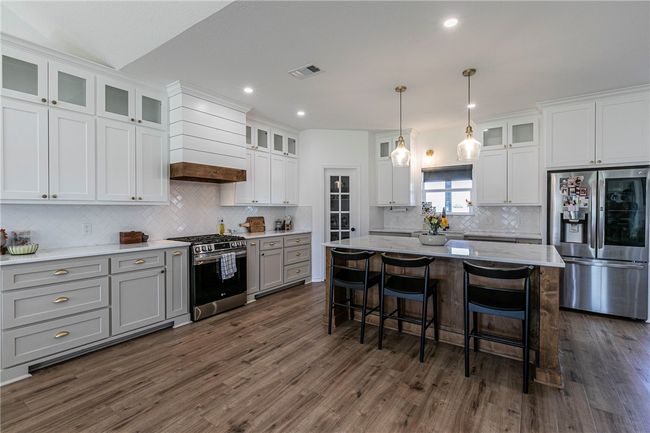 1973 Jackson Ln, House other with 3 bedrooms, 2 bathrooms and 2 parking in China Spring TX | Image 14