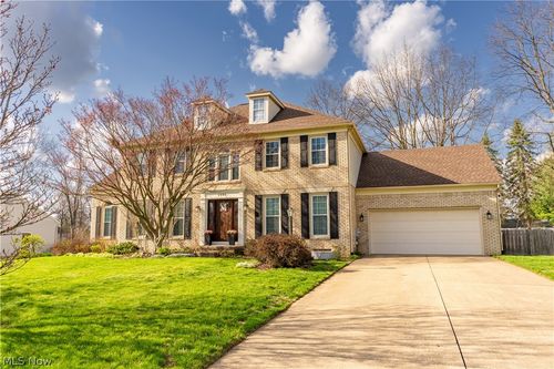 2903 Aylesbury St Nw, North Canton, OH, 44720-4580 | Card Image