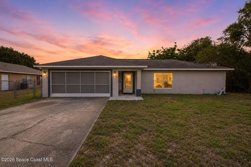 704 Prospect Ave, Cocoa, FL, 32922-7318 | Card Image