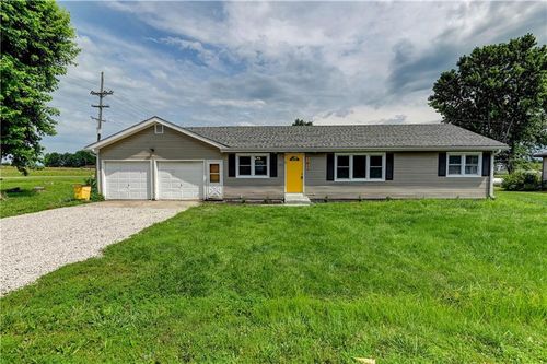 101 E Meadowbrook Ct, Polo, MO, 64671-9781 | Card Image