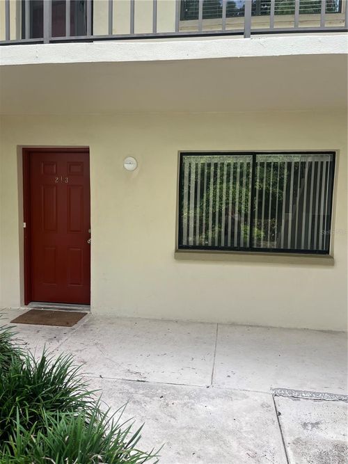 213-3300 Fox Chase Cir N, PALM HARBOR, FL, 34683-2331 | Card Image