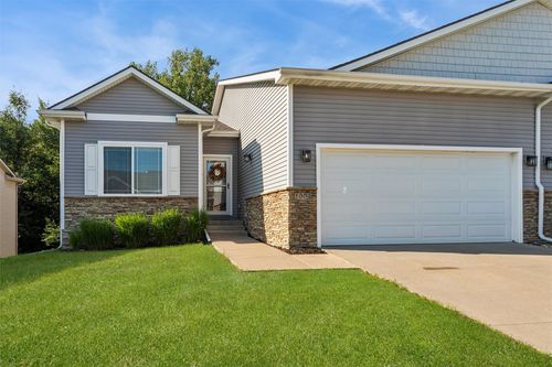 1004 Sw 5th Ct, Grimes, IA, 50111-4915 | Card Image