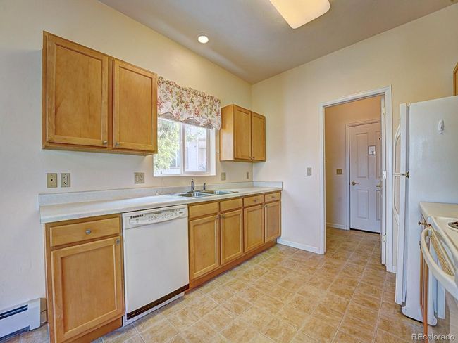 Kitchen | Image 8