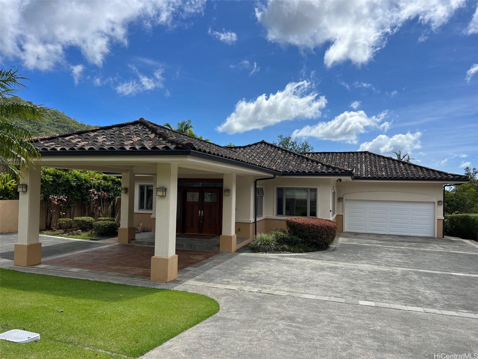 Old Pali Pl, Honolulu, HI 96817