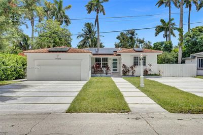 11195 W Biscayne Canal Rd, House other with 3 bedrooms, 2 bathrooms and null parking in Miami FL | Image 3