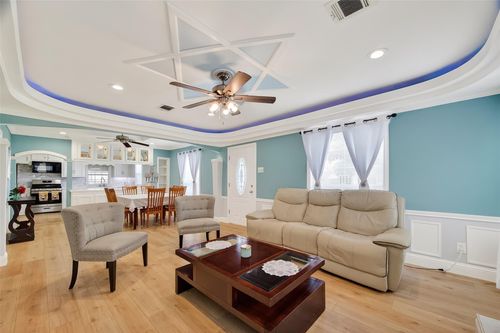 7404 Erath St, Houston, TX, 77023-2725 | Card Image