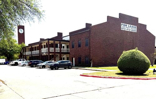 223-329 Oaks Trl, Garland, TX, 75043-4092 | Card Image