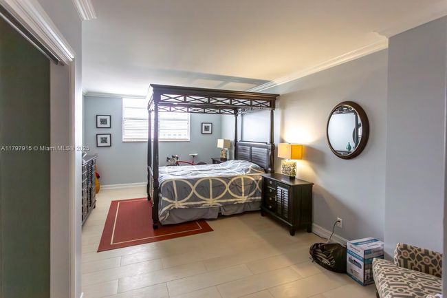 APT-1403 - 19370 Collins Ave, Condo with 2 bedrooms, 2 bathrooms and null parking in Sunny Isles Beach FL | Image 13