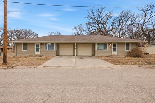 401 46th Ave Ne, Columbia Heights, MN, 55421-2251 | Card Image