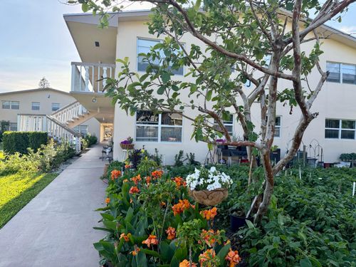 228 Canterbury J, West Palm Beach, FL, 33417 | Card Image