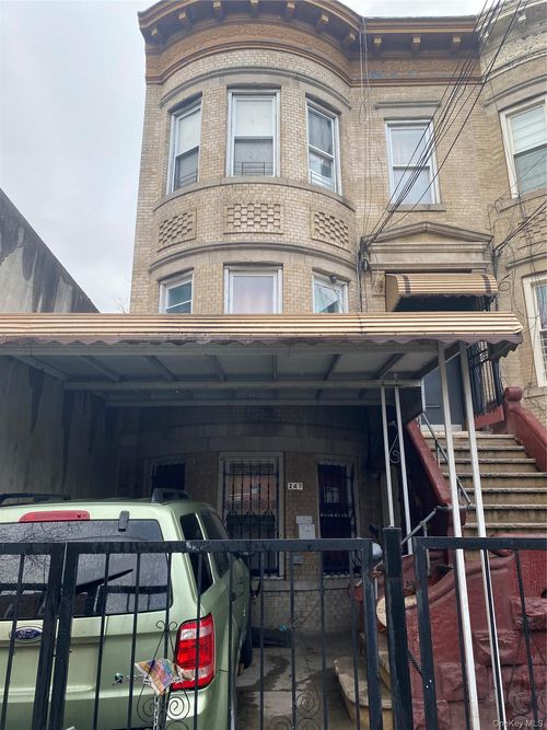 243 Crescent St, Brooklyn, NY, 11208-2001 | Card Image