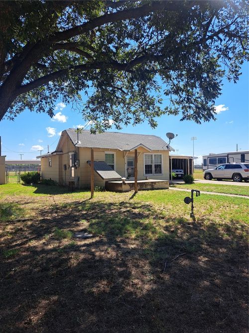 303 S Avenue C, Haskell, TX, 79521-6625 | Card Image