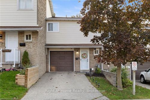 312B Bluevale St N, Waterloo, ON, N2J4G3 | Card Image