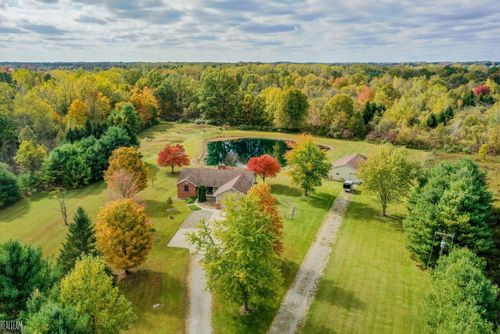 4629 N Lake Rd, Columbiaville, MI, 48421-8718 | Card Image