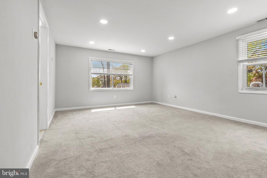 Residential in WILLINGBORO 4