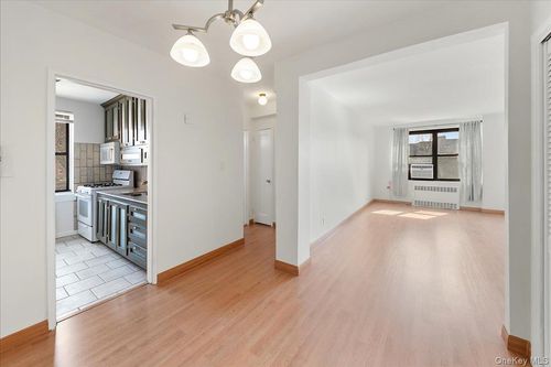 3f-25-40 Union St, Flushing, NY, 11354-1239 | Card Image