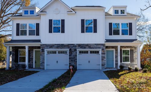 2032 Mandarin Blvd, Charlotte, NC, 28205-7449 | Card Image