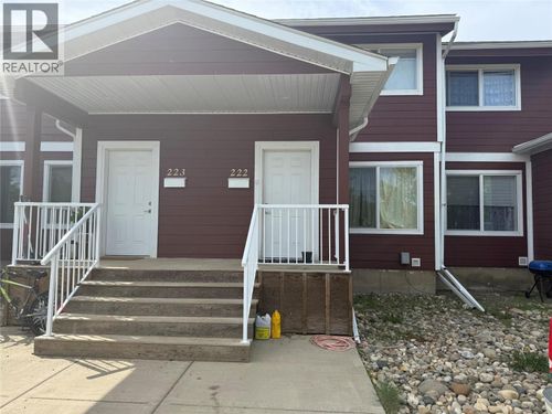 222-1716 Willowbrook Cres, Dawson Creek, BC, V1G2P9 | Card Image