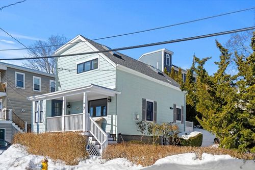7 Cottage St, Marblehead, MA, 01945-3027 | Card Image