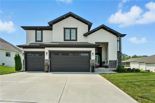 5962 Oak Creek Ct, Parkville, MO, 64152-2778 | Card Image
