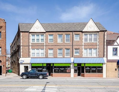 apt-10-18 E Northwest Hwy, Arlington Heights, IL, 60004-6065 | Card Image